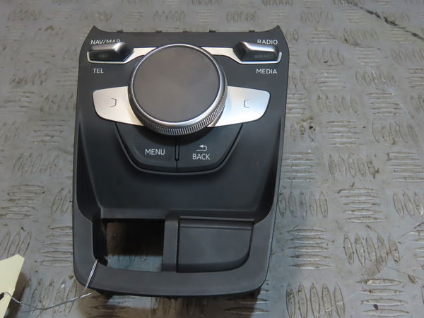 Commande autoradio AUDI Q2