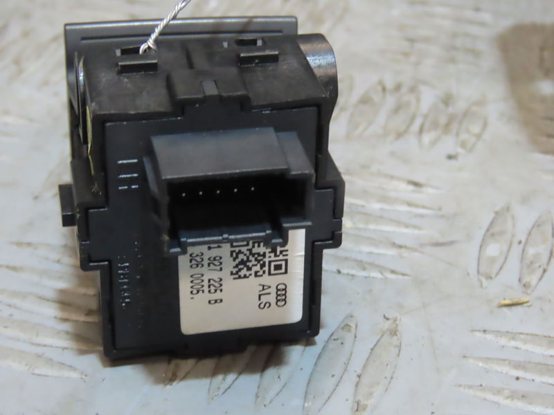 Interrupteur commande de frein a main AUDI Q2