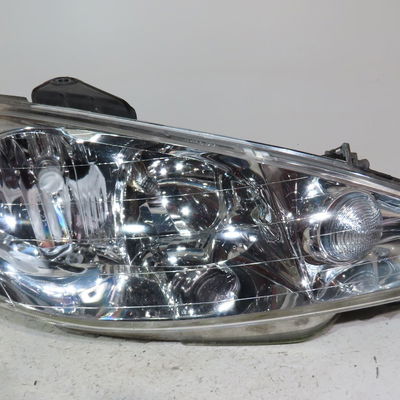 Phare droit Peugeot 206 3-5 portes (2A-C) 1.4 i (1998-2012) 3 portes