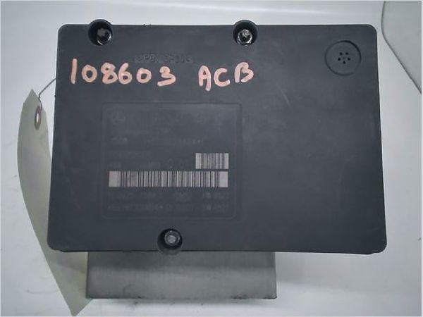 Calculateur abs Mercedes-benz CLASSE C (W203) C 200 cdi (203.007) (2003-2007)