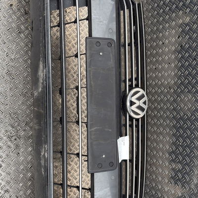 Pare-choc avant Volkswagen PASSAT B8 Variant (3G5, CB5) 1.6 tdi (2014)