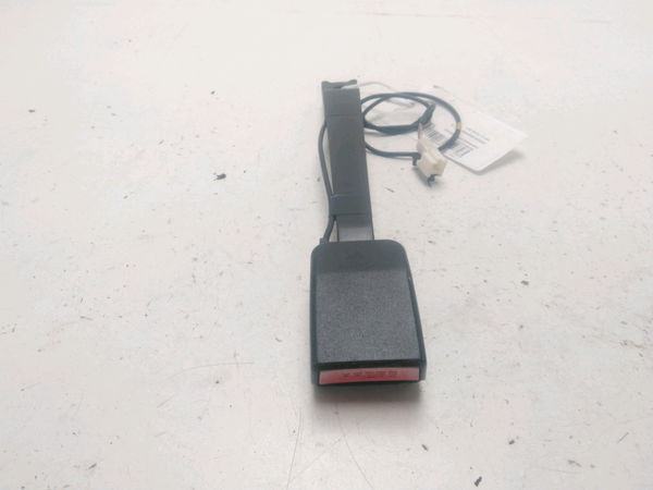 Ancrage ceinture avant droit NISSAN QASHQAI