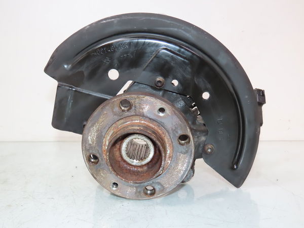 Fusee avd RENAULT CLIO