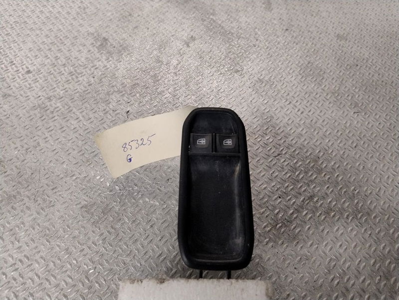 Commande lève-glace porte avant gauche Renault EXPRESS Camionnette-Monospace 1.3 tce 100 (f6ma) (2021)