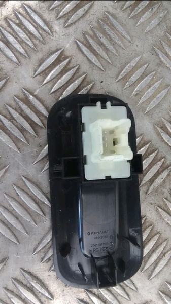 Commande lève-glace porte avant droite RENAULT MASTER 3