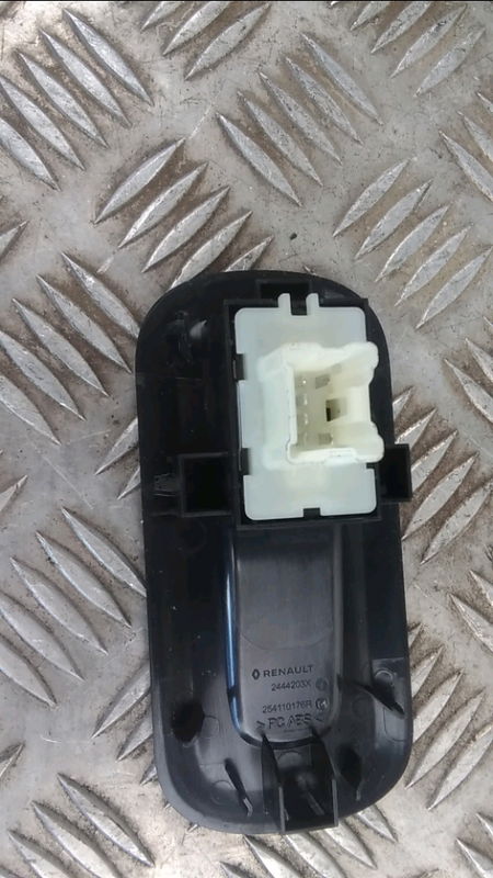 Commande lève-glace porte avant droite RENAULT MASTER 3
