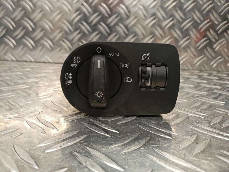 Interrupteur commande de phares Audi A1 (8X1, 8XK) 1.2 tfsi (2010-2015)