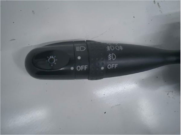 Commande eclairage Toyota COROLLA (_E12_) 1.4 d (nde120_) (2004-2007) 5 portes