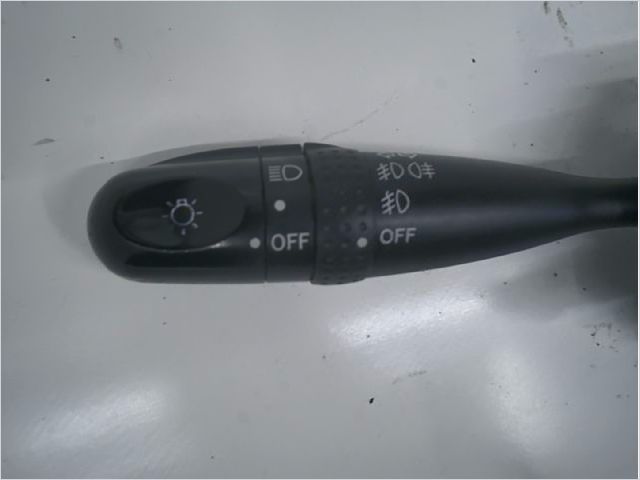 Commande eclairage Toyota COROLLA (_E12_) 1.4 d (nde120_) (2004-2007) 5 portes