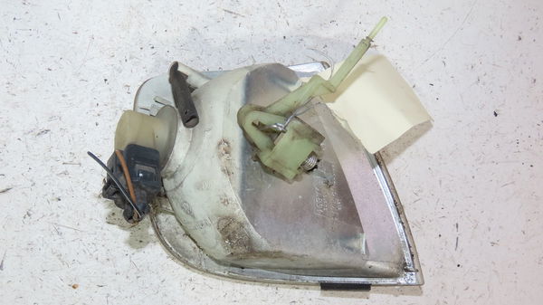 Clignotant gauche Volkswagen POLO (6N2) 1.9 sdi (1999-2001) 5 portes