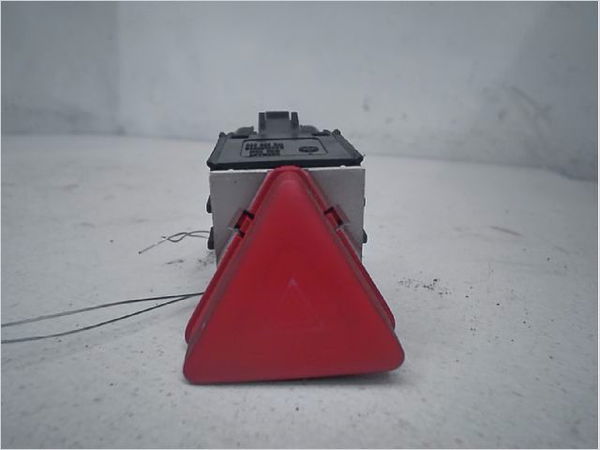 Bouton de warning Volkswagen GOLF V (1K1) 1.9 tdi (2003-2008) 5 portes