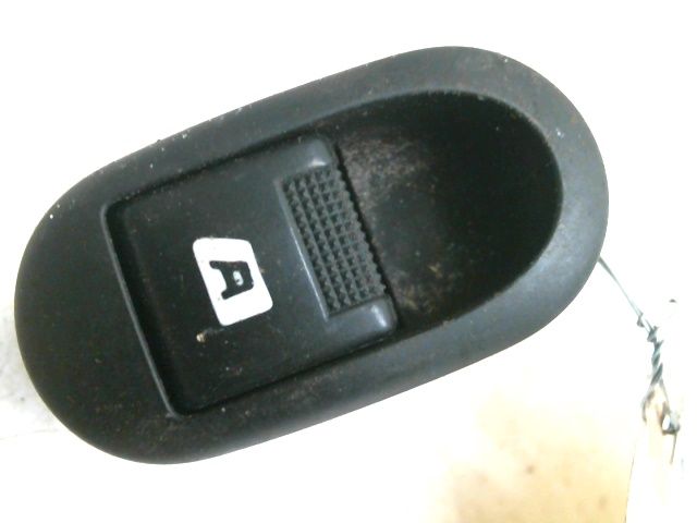 Commande lève-glace porte avant gauche Citroën C2 (JM_) 1.4 hdi (2003-2009) 3 portes
