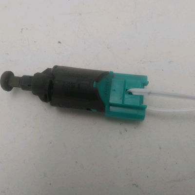 Contacteur de stop sur pedale  PEUGEOT 307
