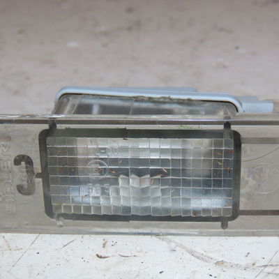 Eclaireur plaque de police d Renault LAGUNA II (BG0-1_) 1.8 16v (bg04, bg0b, bg0c, bg0v) (2001-2005)