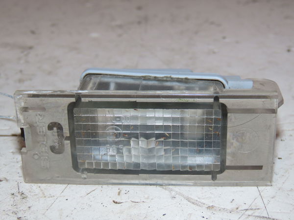 Eclaireur plaque de police d Renault LAGUNA II (BG0-1_) 1.8 16v (bg04, bg0b, bg0c, bg0v) (2001-2005)