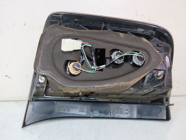 Feu arrière droit TOYOTA PRIUS