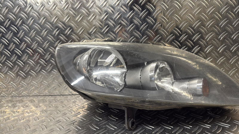 Phare antibrouillard avant gauche Volkswagen GOLF PLUS V (5M1, 521) 1.9 tdi (2005-2009) 5 portes