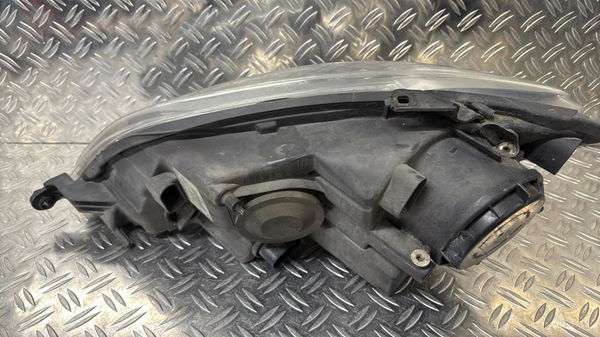 Phare antibrouillard avant gauche Volkswagen GOLF PLUS V (5M1, 521) 1.9 tdi (2005-2009) 5 portes