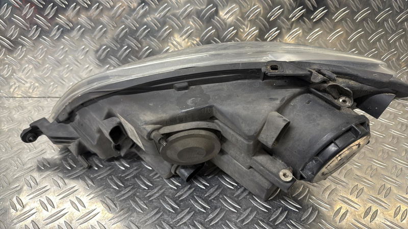 Phare antibrouillard avant gauche Volkswagen GOLF PLUS V (5M1, 521) 1.9 tdi (2005-2009) 5 portes