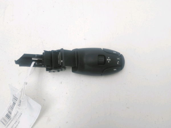 Commande autoradio PEUGEOT 5008