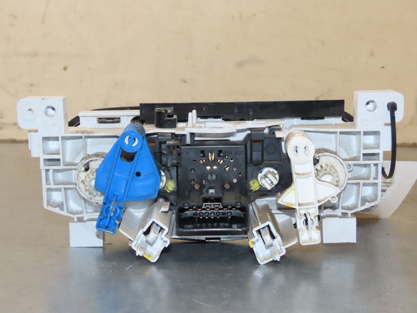 Commande de chauffage Dacia DUSTER (HS_) 1.5 dci (hsmc) (2010-2018)