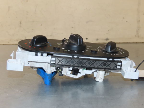 Commande de chauffage Dacia DUSTER (HS_) 1.5 dci (hsmc) (2010-2018)