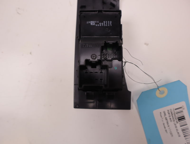 Commande lève-glace porte avant droite Opel ASTRA J (P10) 1.7 cdti (68) (2009-2015)