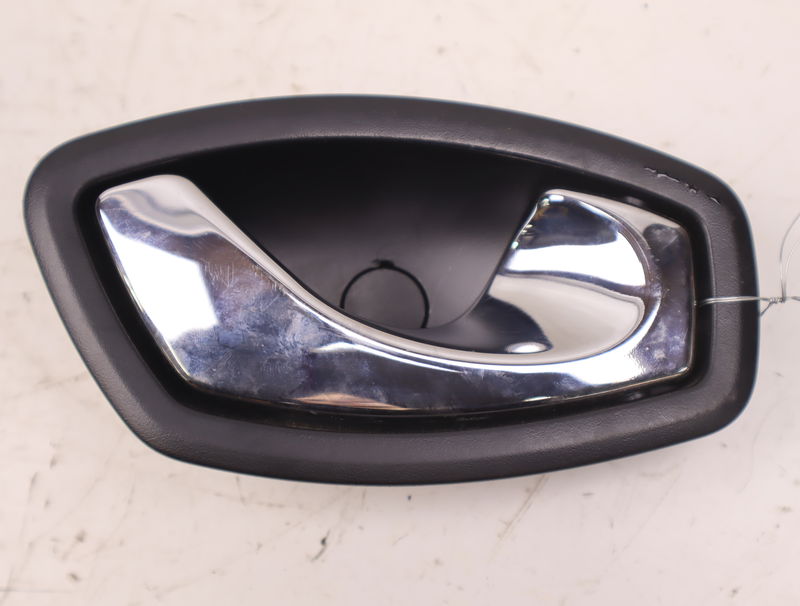 Poignee int porte avd Renault SCÉNIC III (JZ0-1_) 1.2 tce (jz16) (2013)