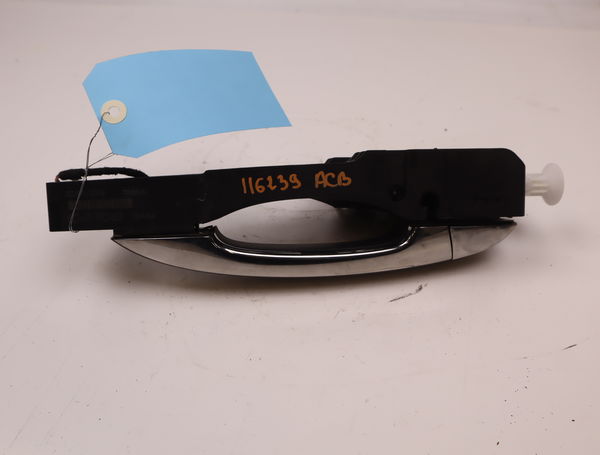 Poignee ext porte arg Renault MEGANE IV 3-5 portes (B9A-M-N_) 1.5 dci 110 (b9a3) (2015)