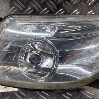 Phare antibrouillard avant droit Peugeot 308 SW I (4E_, 4H_) 1.6 hdi (2009-2014)