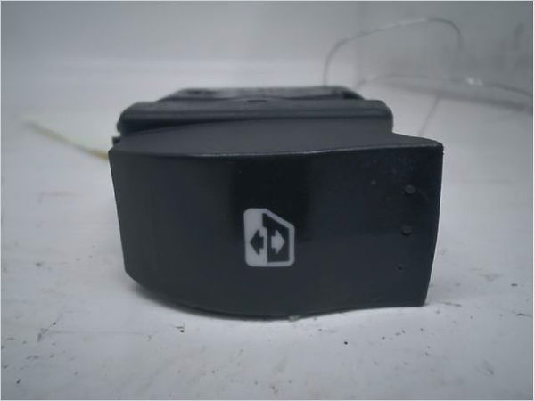 Commande lève-glace porte avant droite Opel VIVARO A Fourgon (X83) 1.9 dti (f7) (2001-2014)