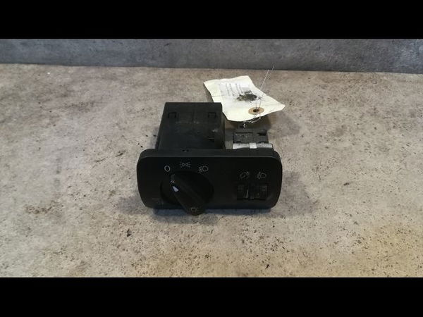 Interrupteur commande de phares Seat IBIZA II (6K1) 1.4 i (1993-2002)