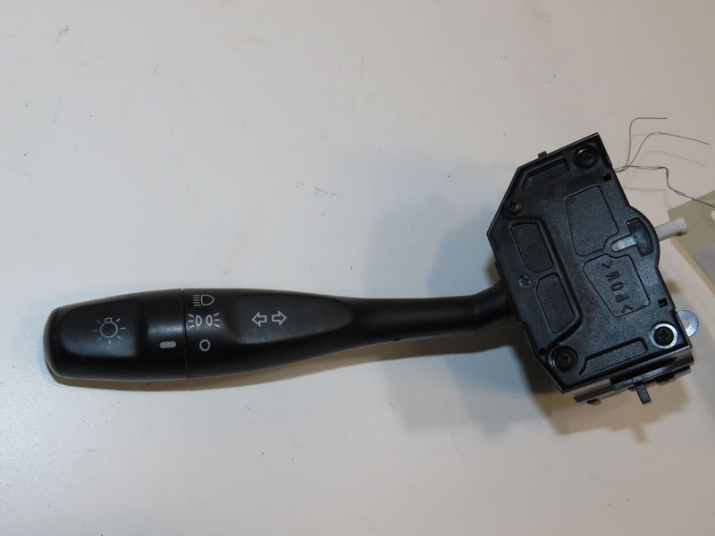 Commande clignotant Mitsubishi SPACE STAR Monospace (DG_A) 1.3 16v (dg1a) (2000-2004)