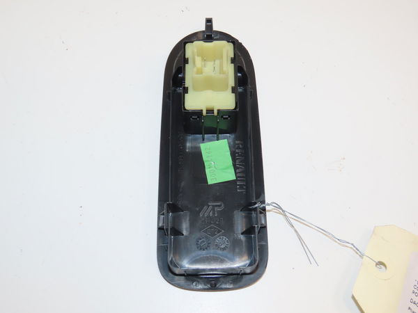 Commande lève-glace porte avant droite Dacia DUSTER (HS_) 1.5 dci (2010-2018)