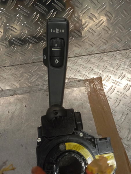 Interrupteur commande de frein a main Volvo C70 II Décapotable (542) D3 (2010-2013)