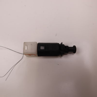 Contacteur de stop sur pedale  Renault TWINGO I (C06_) 1.2 16v (c06c, c06d, c06k) (2001-2007) 3 portes