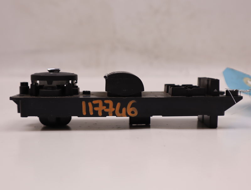 Commande lève-glace porte avant gauche Ford FIESTA VI (CB1, CCN) 1.0 ecoboost (2013)