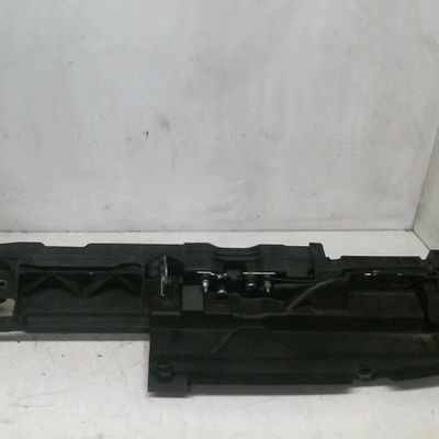 Traverse supérieure armature avant Peugeot 308 II (LB_, LP_, LW_, LH_, L3_) 1.2 thp 130 (2013-2021)