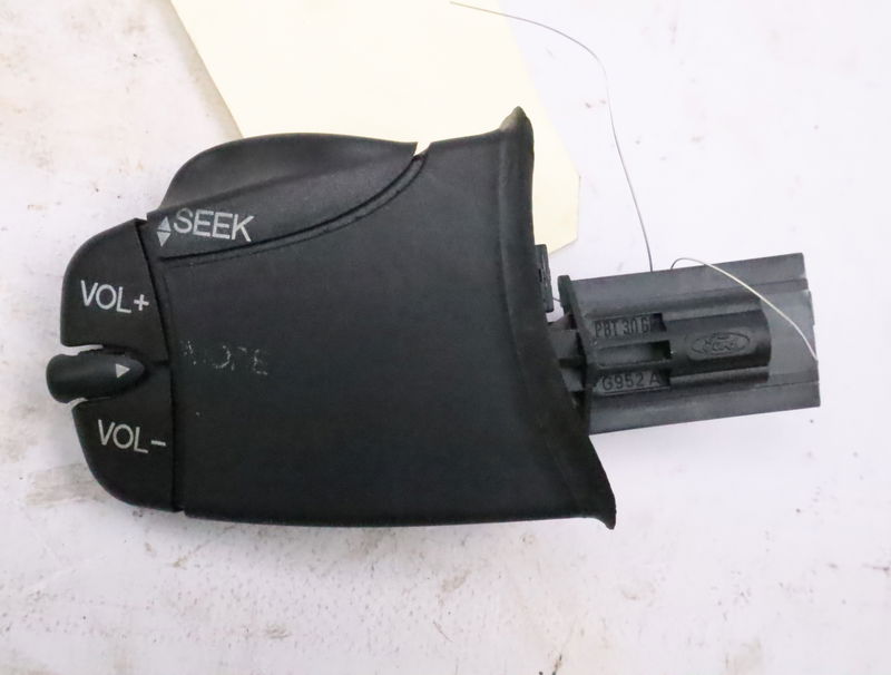 Commande autoradio Ford FOCUS I (DAW, DBW) 1.8 turbo di - tddi (1998-2004)