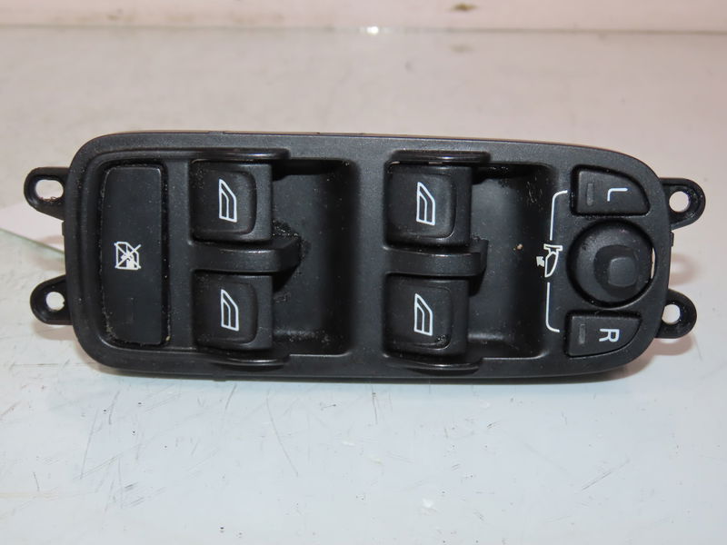 Commande lève-glace porte avant gauche Volvo S40 II (544) 1.6 d (2005-2012)