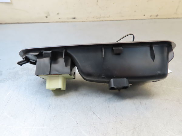 Commande lève-glace porte avant droite RENAULT TWINGO III  0.9 TCE 12v 90ch