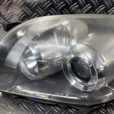 Phare gauche Toyota AVENSIS Break (_T25_) 2.2 d-cat (adt251_) (2005-2008)