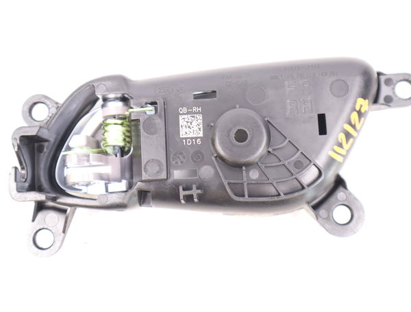 Poignee int porte avd Kia CEED (CD) 1.5 t-gdi (2021)