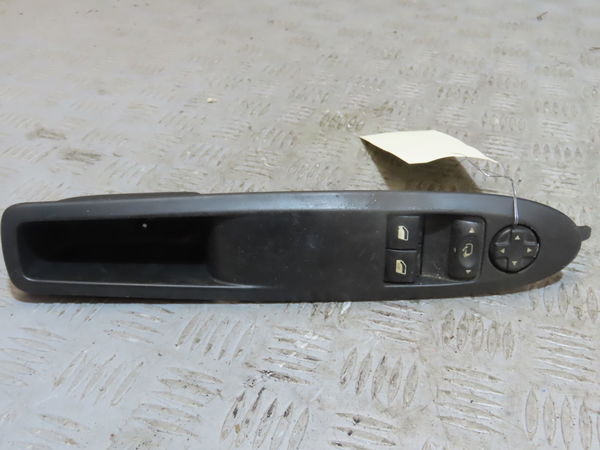 Commande lève-glace porte avant gauche CITROEN DS4