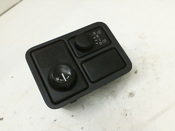 Commande eclairage Nissan ALMERA II Hatchback (N16) 1.5 (2002-2006)