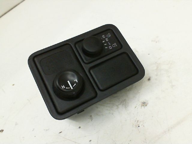 Commande eclairage Nissan ALMERA II Hatchback (N16) 1.5 (2002-2006)