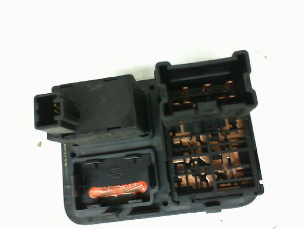 Commande eclairage Nissan ALMERA II Hatchback (N16) 1.5 (2002-2006)