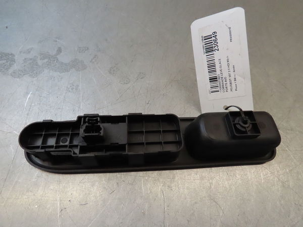 Commande lève-glace porte avant droite PEUGEOT 307