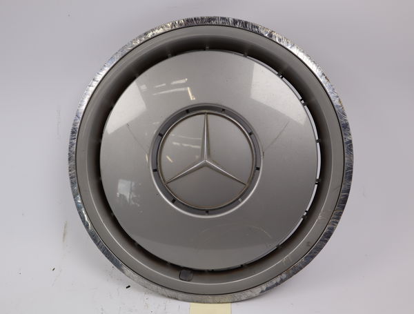 Enjoliveur 2 Mercedes-benz 124 A trois volumes (W124) 250 d (124.125) (1989-1993)