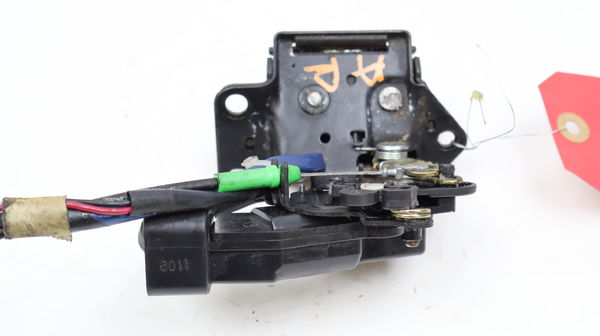 Serrure hayon Toyota COROLLA (_E12_) 1.4 d (nde120_) (2004-2007) 5 portes